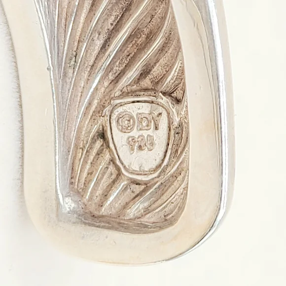 David Yurman Sculpted Thoroughbred Cable Diamond Bracelet - Picture 7 of 10